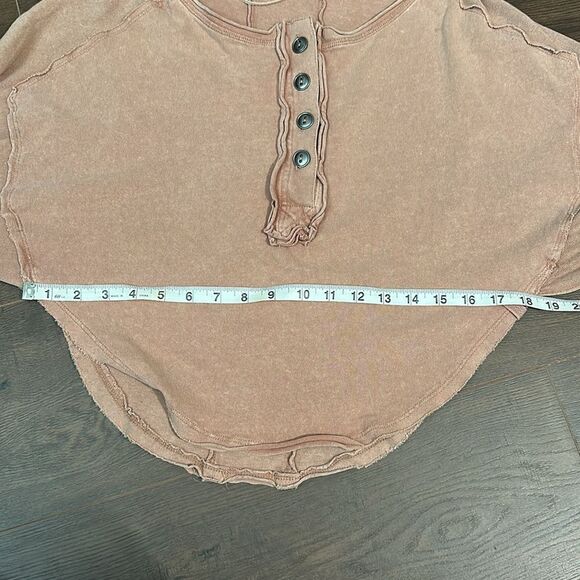 We The Free Melodi Henley - Size XS - Picture 13 of 13